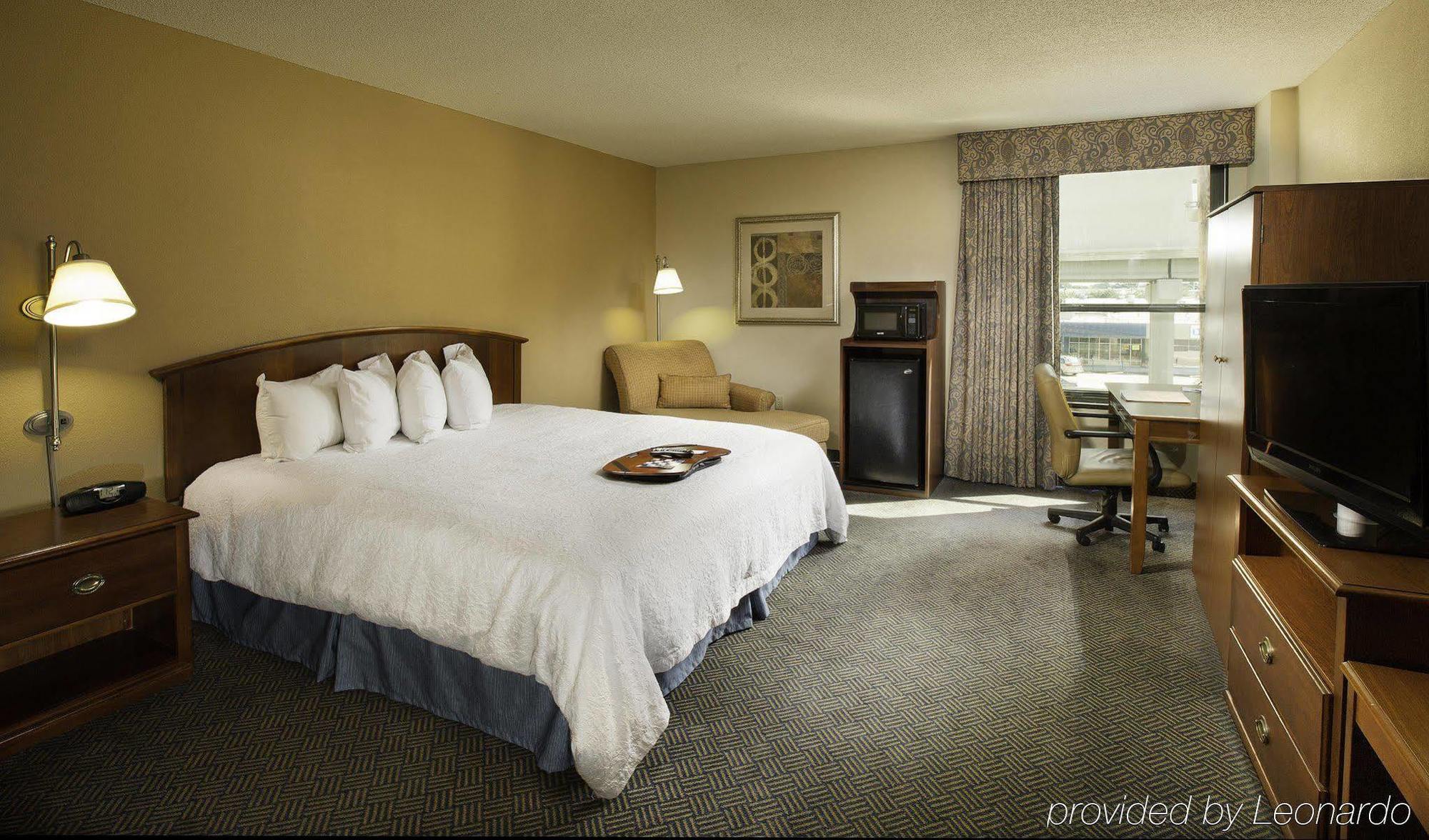 Hampton Inn Metairie Bagian luar foto